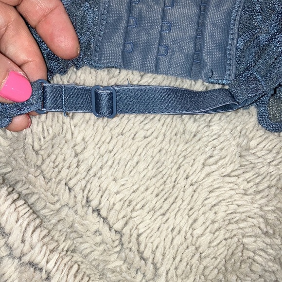 VS Pink Lace Halter Bralette, Large - Picture 5 of 9